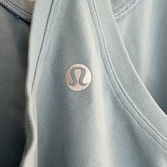 LULULEMON Crop Tank - Picture 2 of 3